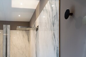 Interior - Interno 5 - [Parcheggio gratuito] (Alba)