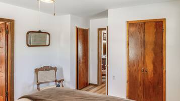 1 dormitorio y ropa de cama