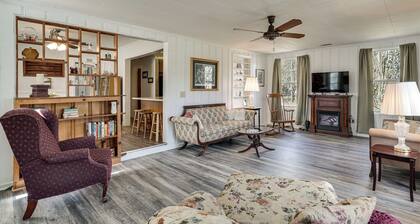 2-Acre Farmhouse w/ Animals! Allendale Retreat