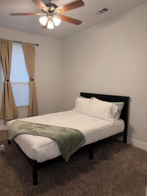 Room - Spacious 3-bedroom house in beautiful Dallas (Dallas)