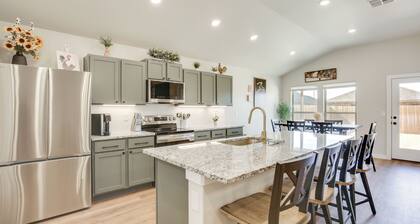 Raiderland Retreat! Family Home 5 Mi to Texas Tech