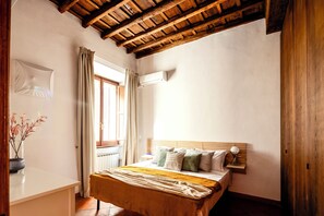 Room - Vrbo Property (Roma)