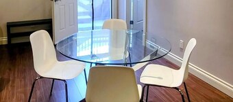 Quiet two bedrooms suite in Vancouver West