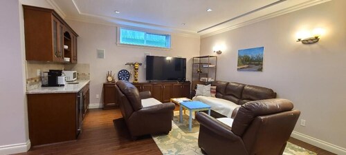 Quiet two bedrooms suite in Vancouver West