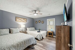 3 bedrooms, free WiFi, bed sheets - Coastal Serenity-3BR Luxury Home in Cherry Grove (North Myrtle Beach)