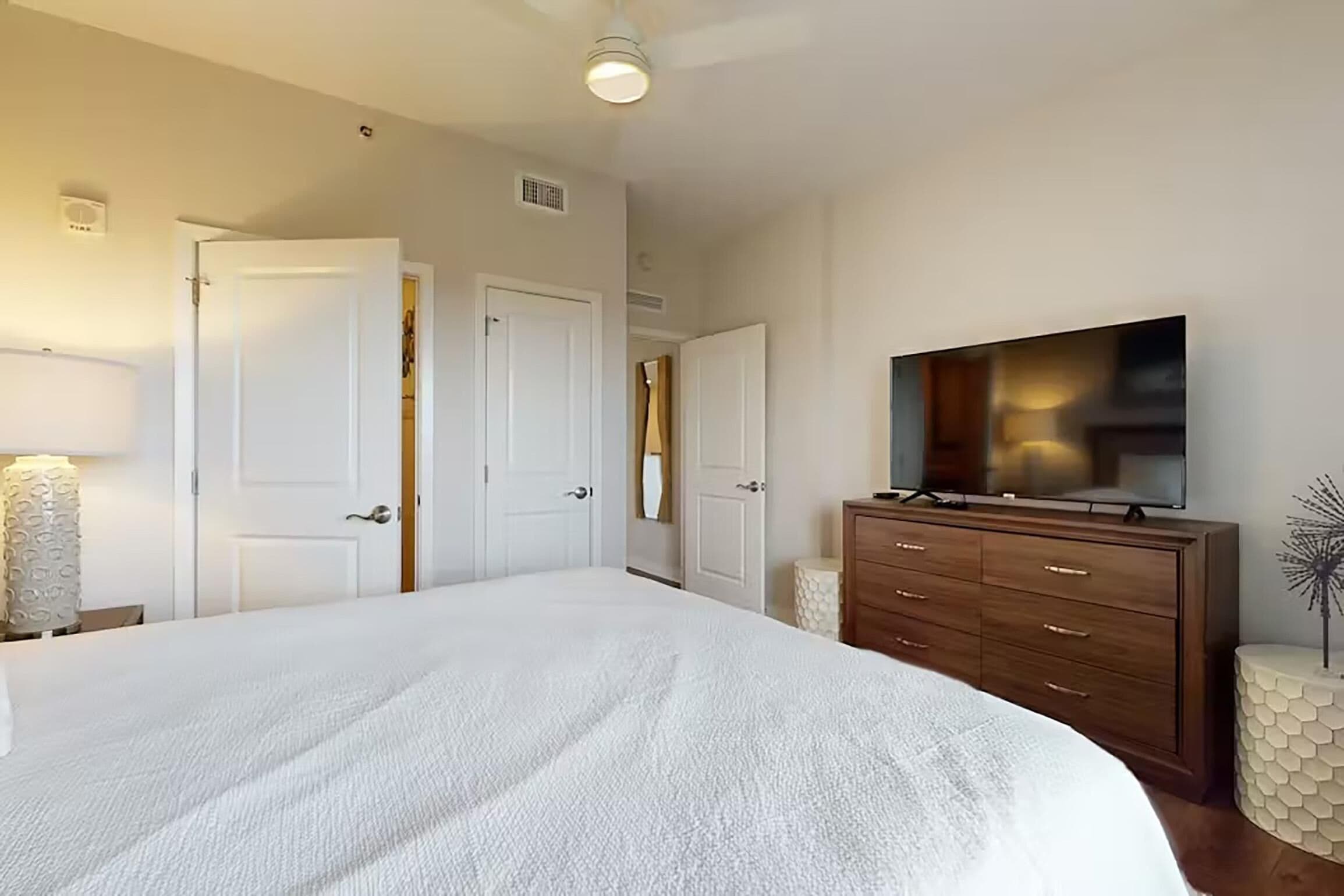 Condo, 1 King Bed with Sofa bed (Luau I 7010)