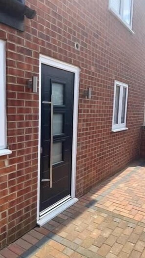 Exterior detail - Attractive, Central, Spacious, Home with Parking (Oxford)