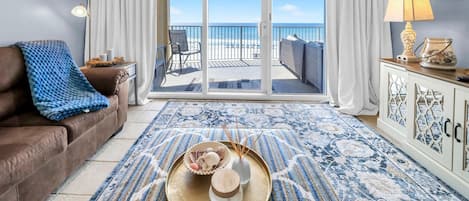 Appart'hôtel, plusieurs lits (Ocean Villa 404) | Coin séjour