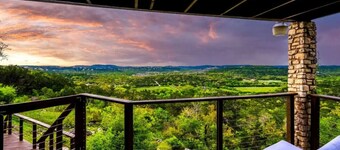 Best Views in Texas w/ Sparkling Pool & Hot Tub