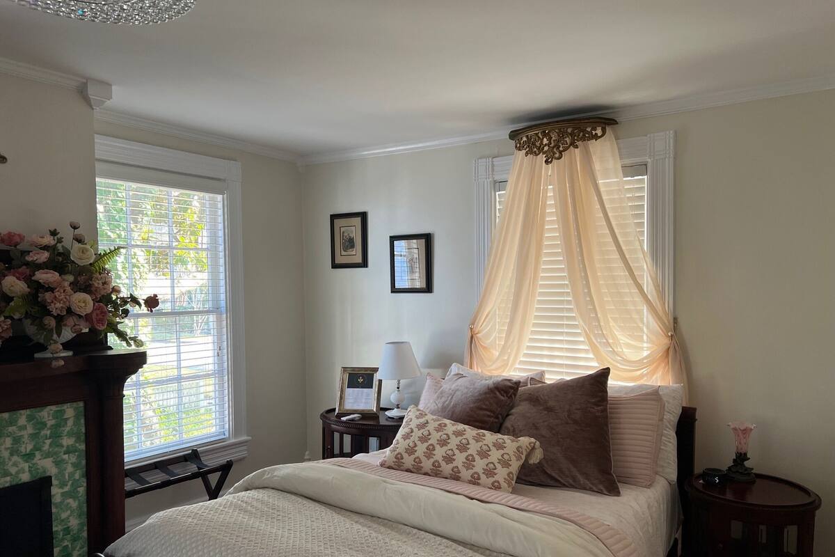 Luxury Room, City View