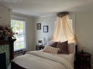 Luxury Room, City View | Egyptian cotton sheets, premium bedding, memory foam beds