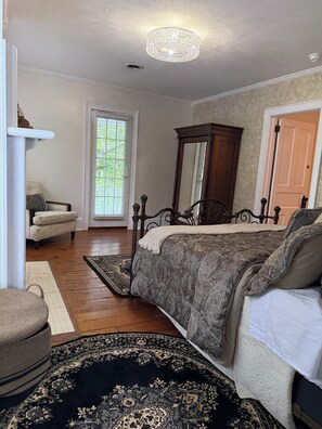 Luxury Room, Balcony, City View | Egyptian cotton sheets, premium bedding, memory foam beds