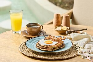 Desayuno completo incluido todos los días 