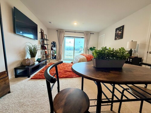 Bright Private Furnished Suite with Separate Entrance Near Washington DC