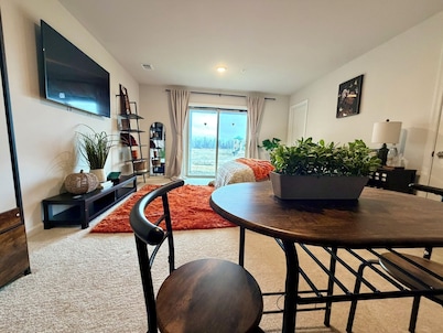 Bright Private Furnished Suite with Separate Entrance Near Washington DC