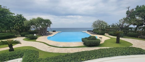 室外泳池