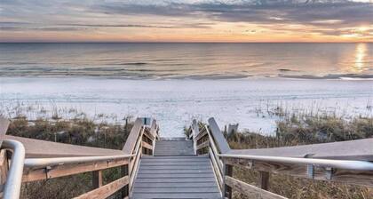 Top Floor Beachfront Condo - Gulf & Pool Views + Walk to Santa Rosa Restaurants