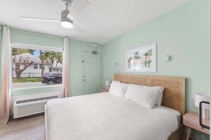 Unclassified image, 4 of 30, button - Coastal Suite - Sparkling Pool, Steps to the Beach (Clearwater)