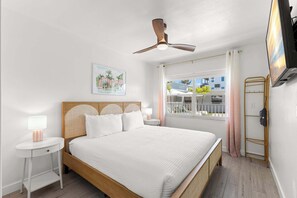 1 bedroom, iron/ironing board, travel cot, WiFi - Deluxe King Condo | Updated Suite by the Beach! (Clearwater)