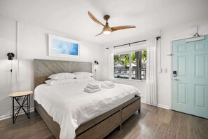 1 Schlafzimmer, Schreibtisch, Bügeleisen/Bügelbrett, Reisekinderbett