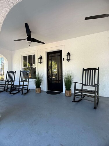 Must See! 8 Bed- 4 Bath - 3 Kitchen/Living Room