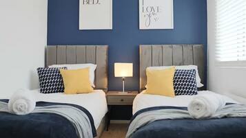 3 bedrooms, desk, iron/ironing board, free WiFi