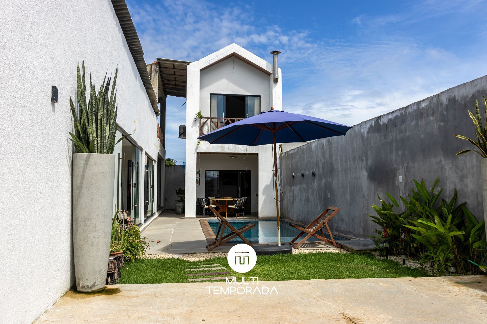 尊荣独立别墅, 使用泳池, 泳池景观 | 外观