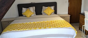 COSY room near the large Pairi Daiza park and Mons