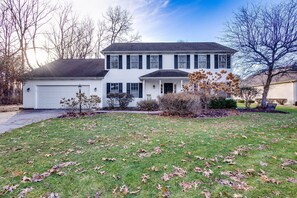Exterior - The Ultimate Irish Getaway | 1.5 Miles from Campus (South Bend)