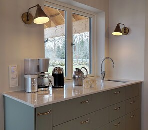Interior - Stunning lakeside retreat in Småland – sauna and generous social spaces (Långstorp)
