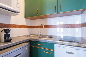 Dishwasher - Le 10 Jean Daumas Studio Standard (Cannes)