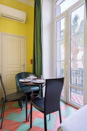 Dining - Le 10 Jean Daumas Studio avec 2 Balcons (Cannes)