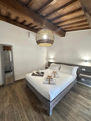 2 Schlafzimmer, Reisekinderbett, kostenloses WLAN, Bettwäsche