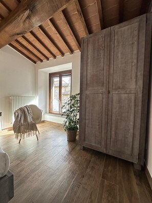 Interior - UNDER THE TUSCAN SUN. Rustic-modern apartments in peaceful Tuscan hamlet (Petrognano Basso)