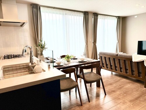 Akikawa Koshi 7 | 15 mins to TSMC | Steel-Frame 4BR | Up to 7 Guests