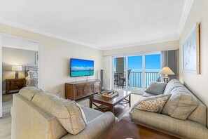 TV - Beachfront Living in a Stunning Condo (Bonita Springs)