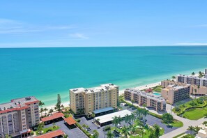 Exterior - Beachfront Living in a Stunning Condo (Bonita Springs)