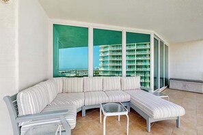 Property grounds - Waterside resort with lazy river, marina, pools and internet (Orange Beach)