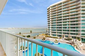 Pool - Waterside resort with lazy river, marina, pools and internet (Orange Beach)