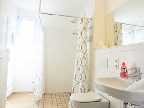 Bathroom - Ferienwohnung Badnerstraße L6 (Endingen am Kaiserstuhl)