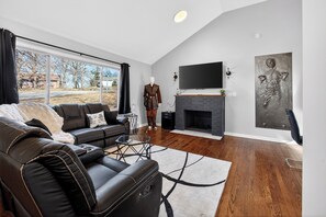 Living area - Immersive Star Wars Retreat - 13 Min to Arrowhead Stadium & KC Game Days (Independence)