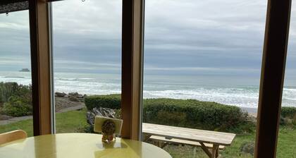 Dot's Beachfront Bungalow Off-Grid Haven