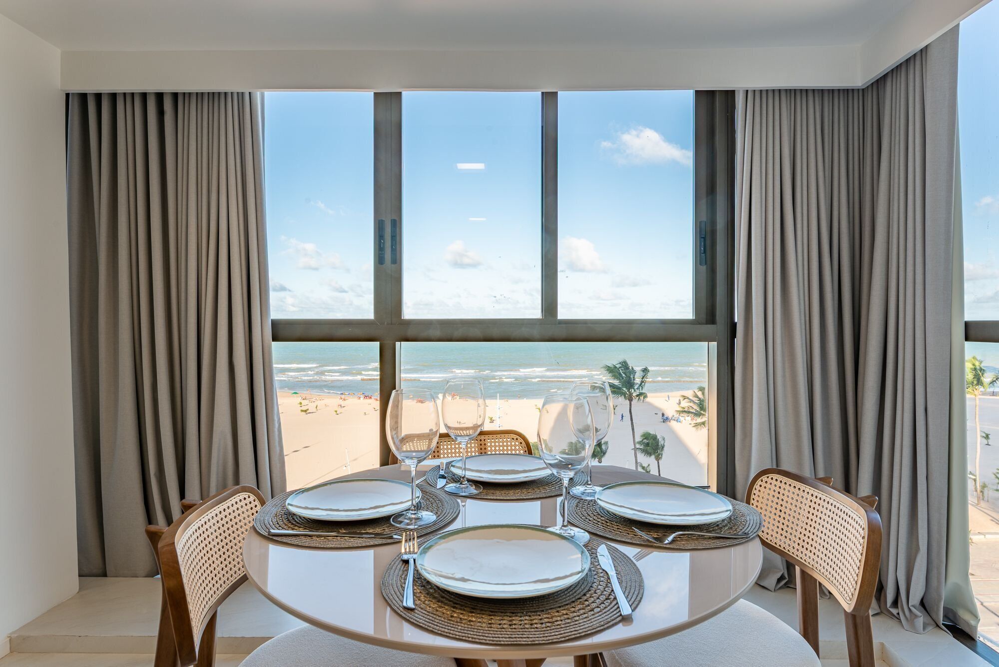 Comfort Apartment | Dining
