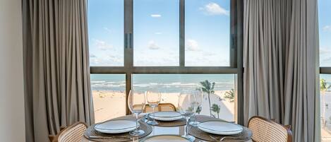 Comfort Apartment | Dining