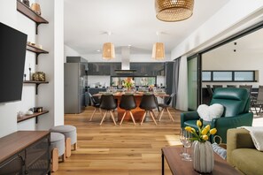 Smart TV - Luxury Villa Amarea: Private pool, summer kitchen & Istrian tranquility (Blaškovići)