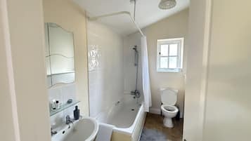 Kamar Tradisional | Kamar mandi