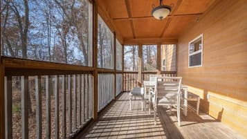 Hus, 4 soverom, terrasse, fjellutsikt | Utendørsservering