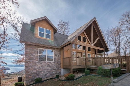 Exterior. The Lodges at Table Rock Lake