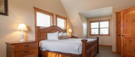 House, 4 Bedrooms, Patio, Mountain View