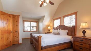 House, 4 Bedrooms, Patio, Mountain View